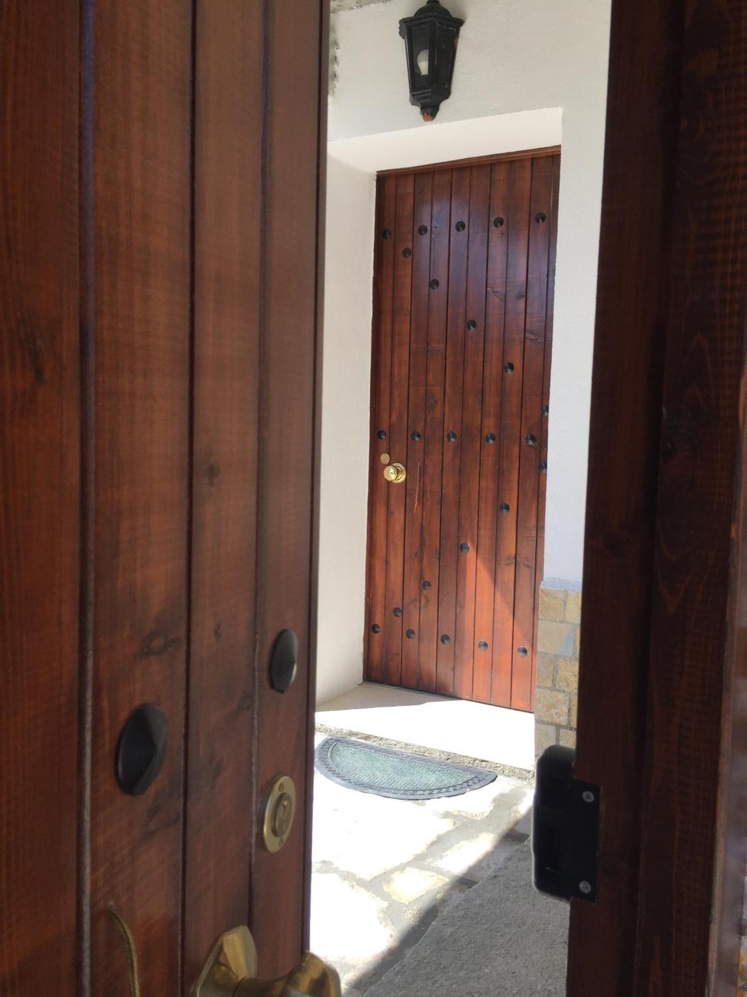 Denis Guesthouse 1930 Gjirokaster Bagian luar foto
